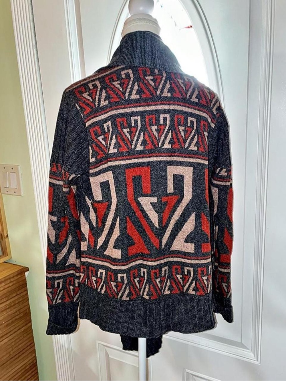 Open-Front Geometric Pattern Shawl Cardigan - Charcoal & Rust - Picture 5 of 6